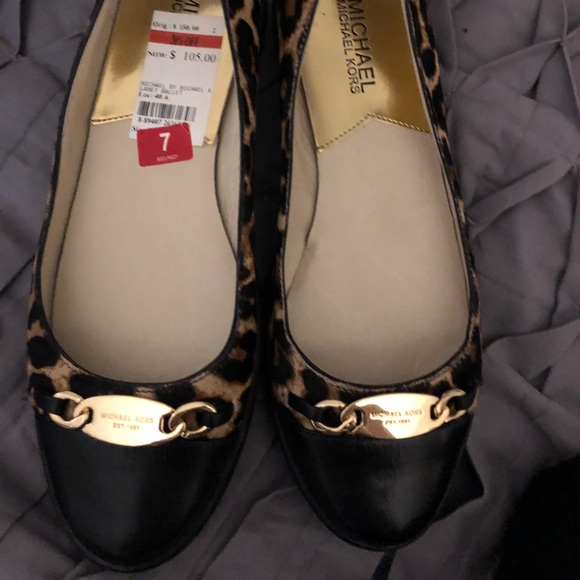 Michael Kors Leopard Print Size 7 flats - Picture 1 of 4